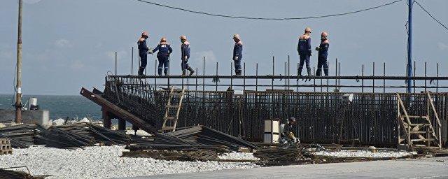 На Керченском мосту установили первый участок плиты проезжей части