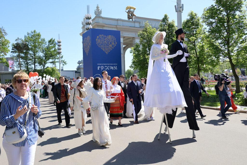 Директор школы из Бердска примет участие во Всероссийском свадебном фестивале