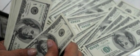 Пятеро граждан Украины пытались незаконно провезти на Сахалин валюту