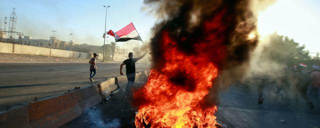 В Ираке происходят столкновения демонстрантов с полицией, есть жертвы