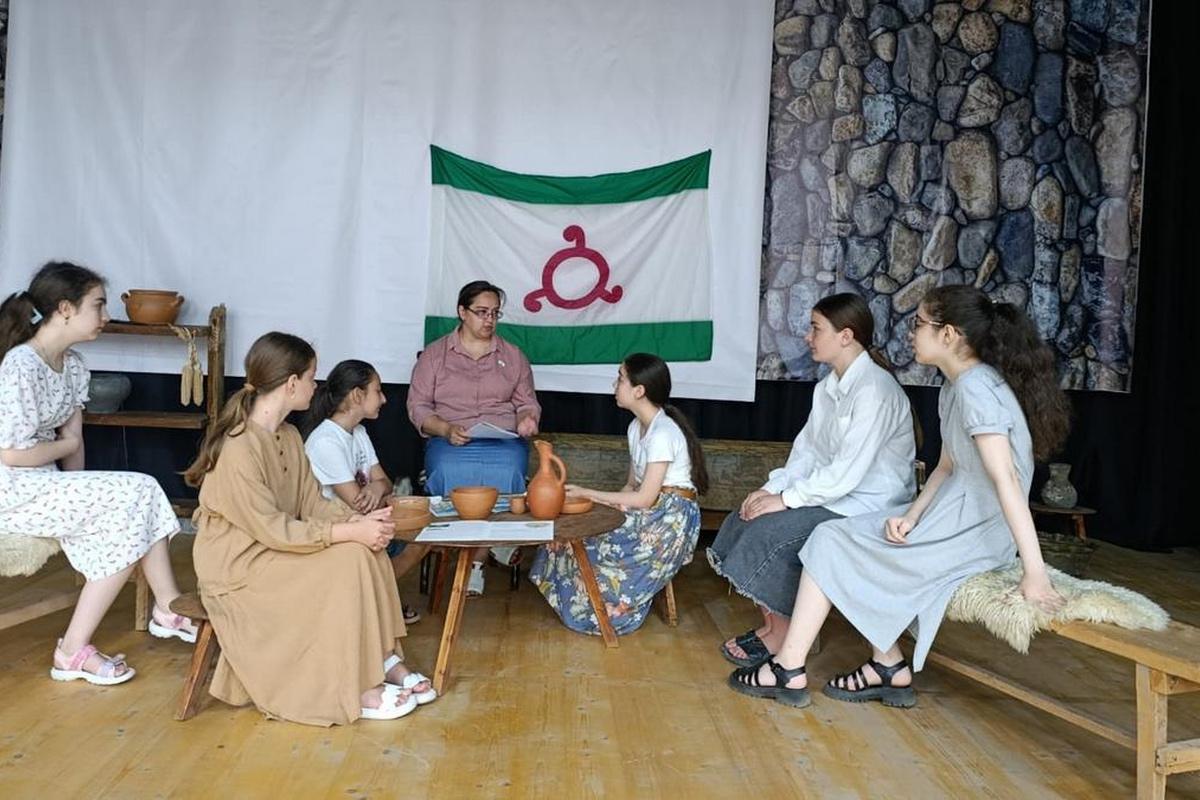 В Ингушетии рассказали детям, почему они должны гордиться своим флагом