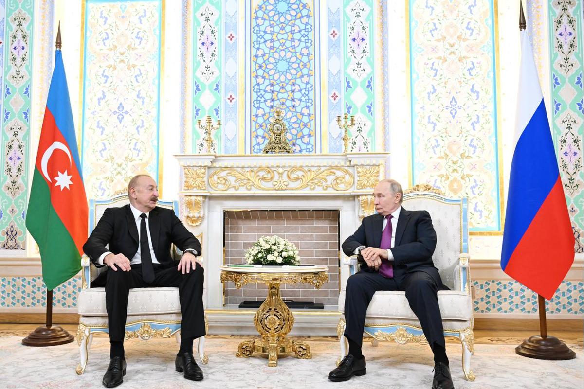 Путин и Алиев начали рабочую встречу в Душанбе