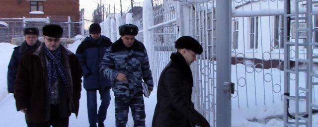 В Кирово-Чепецке осудили работника колонии за получение взятки за УДО