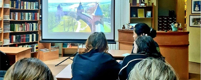 В Архангельской библиотеке провели урок искусства, посвященный Древней Руси