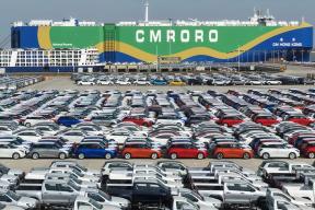 В России массово закрываются китайские автосалоны