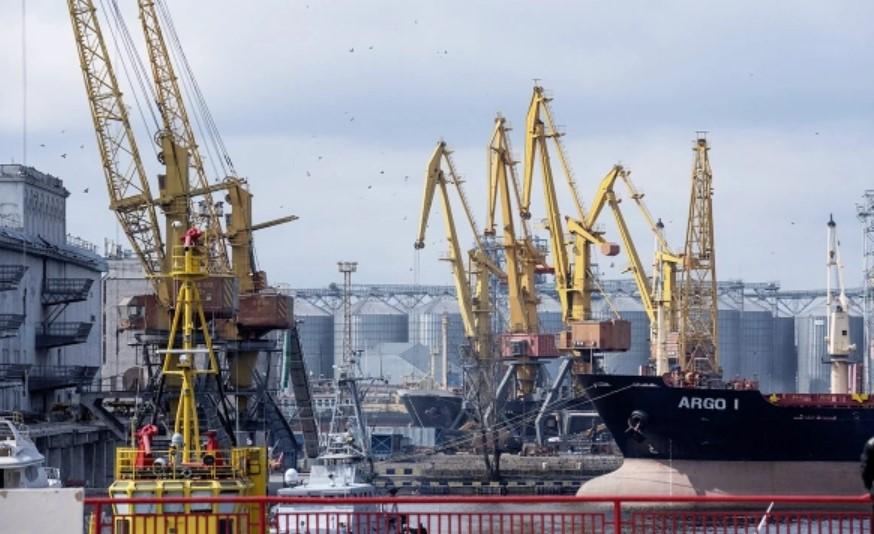 Из порта Одессы вышло последнее судно перед завершением зерновой сделки