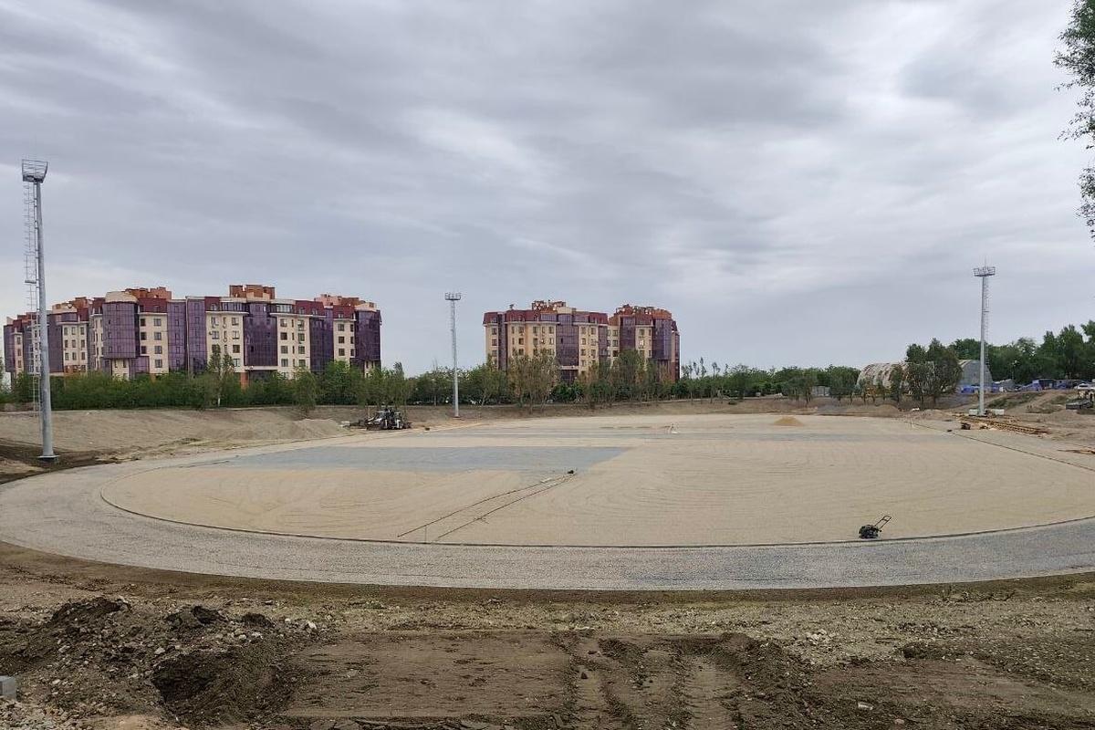 Стадион ЛГУ имени Даля получил новое освещение и ждёт завершения работ