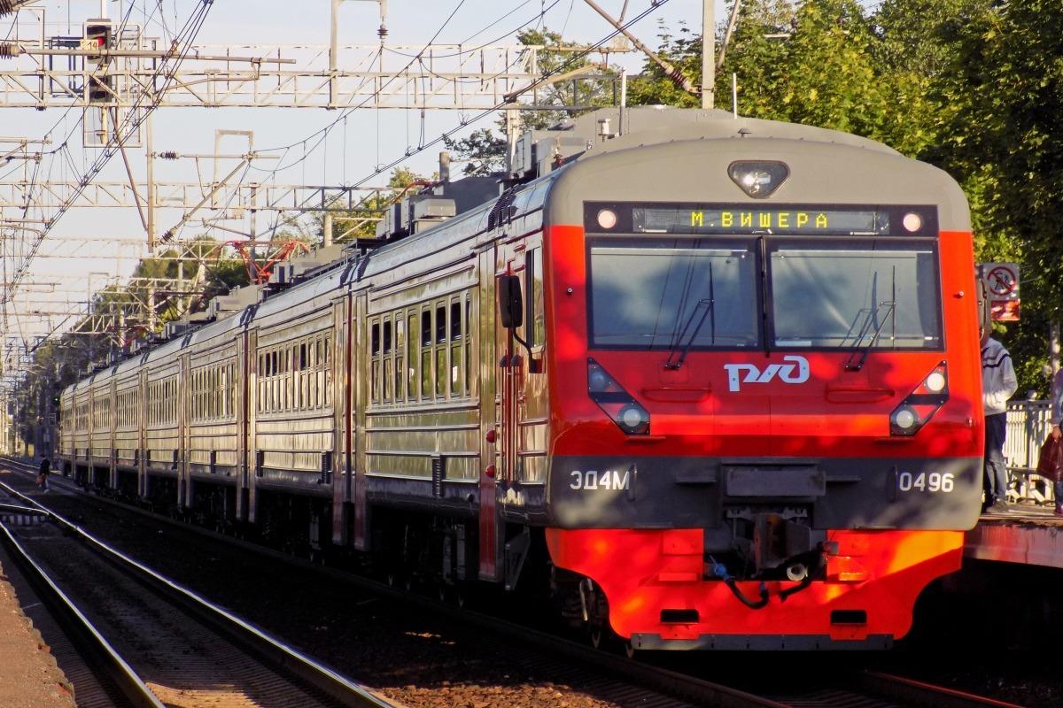 В Петербурге объяснили нарушение расписания пригородных поездов