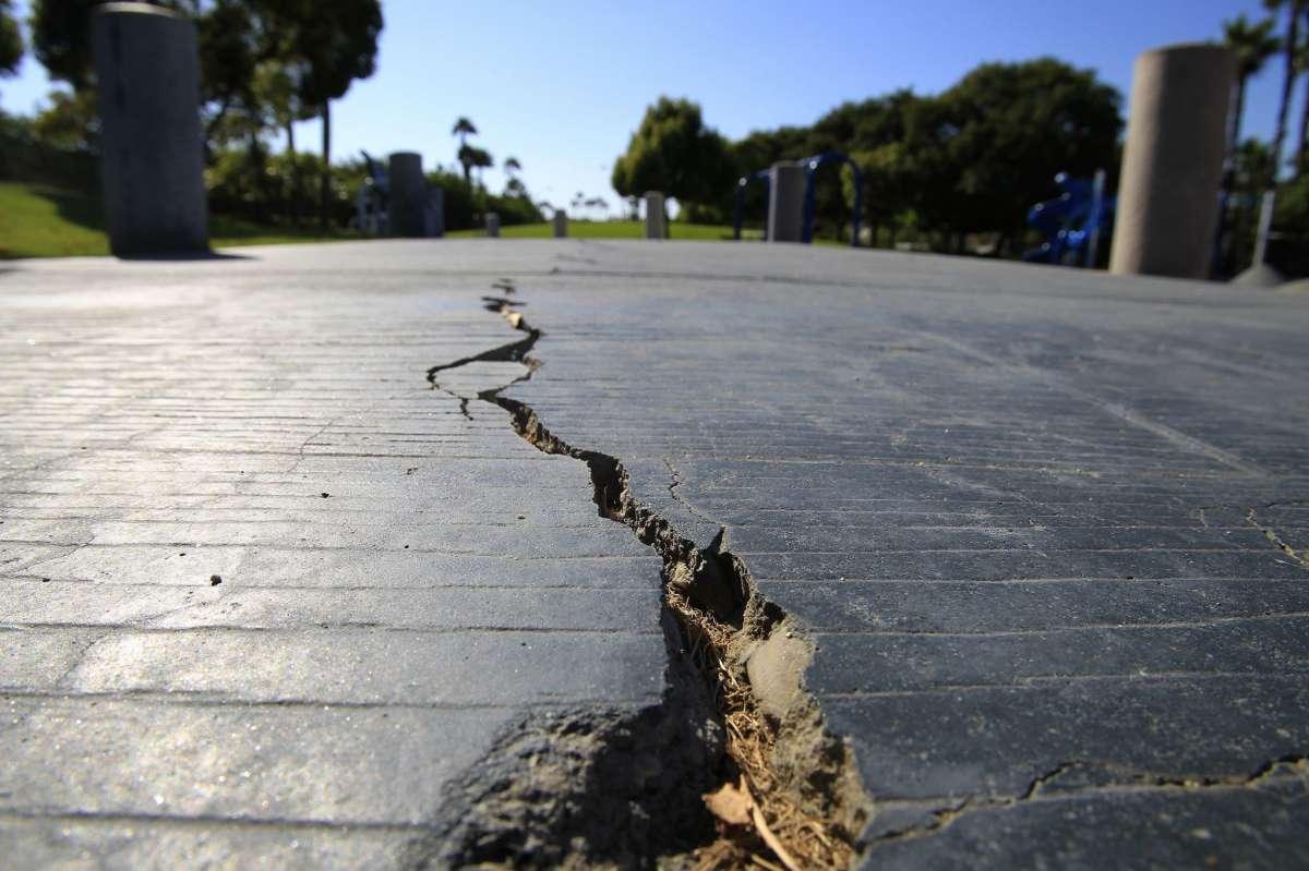 5.8 magnitude earthquake occurred near the Kuril Islands