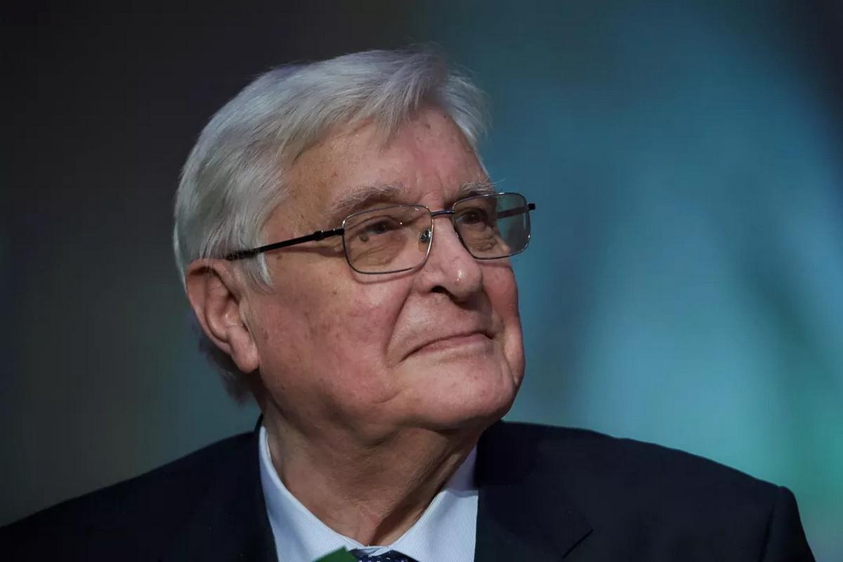 Олегу Басилашвили 91. В чем секрет вечной молодости и бодрости народного артиста?