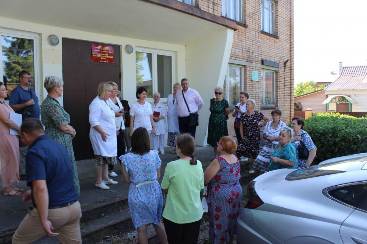 Ольга Егорова провела совещание по срокам открытия Карповского ФАПа и библиотеки в Антоново