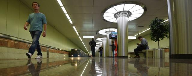 В московском метро пассажирам будут раздавать воду из-за жары
