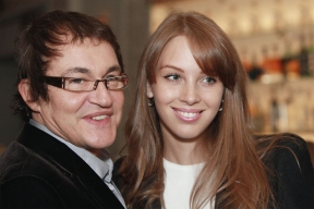 Полина Диброва отправила сыновей к бабушке