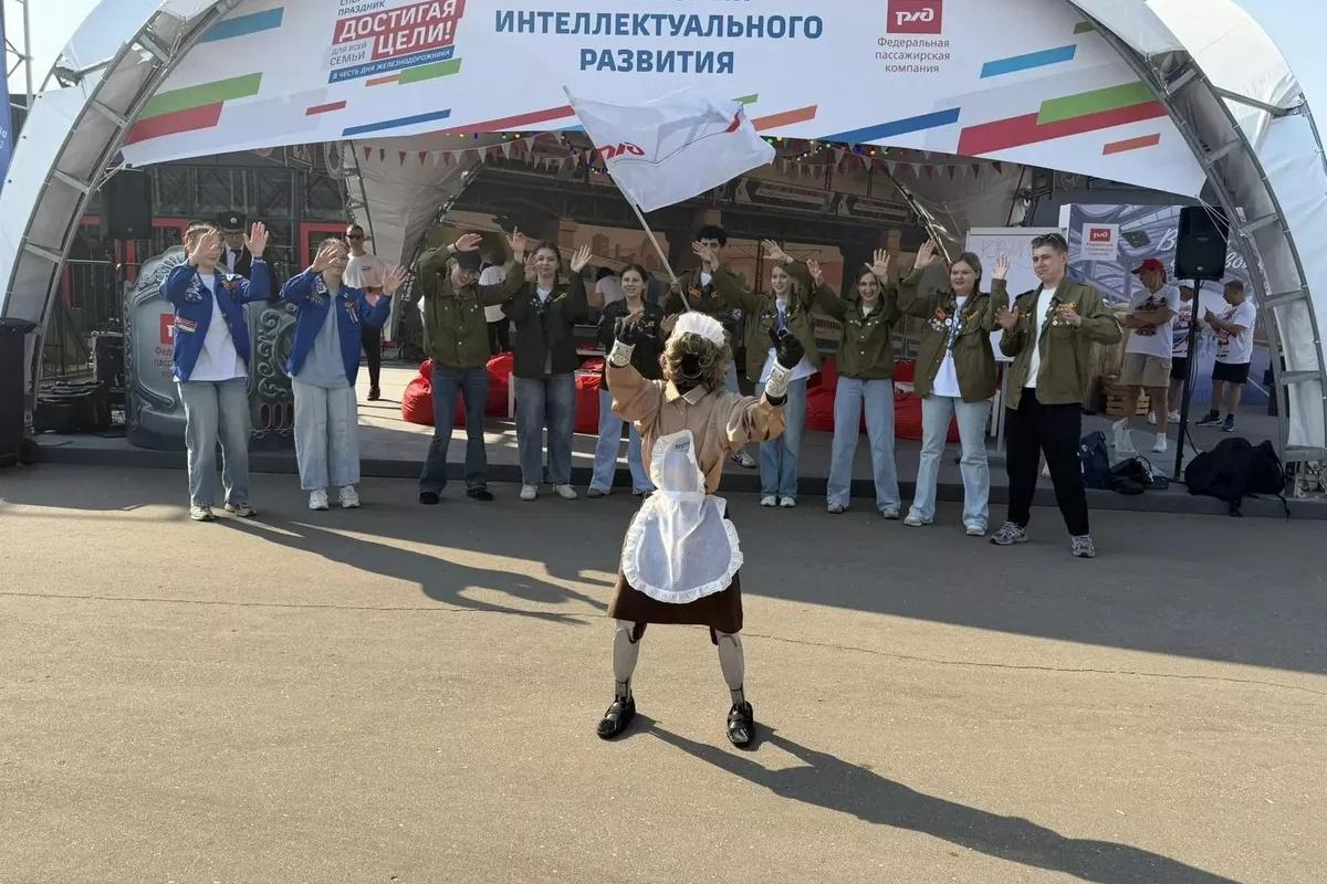 Робот в переднике: Федеральная пассажирская компания представила «Верунчика»