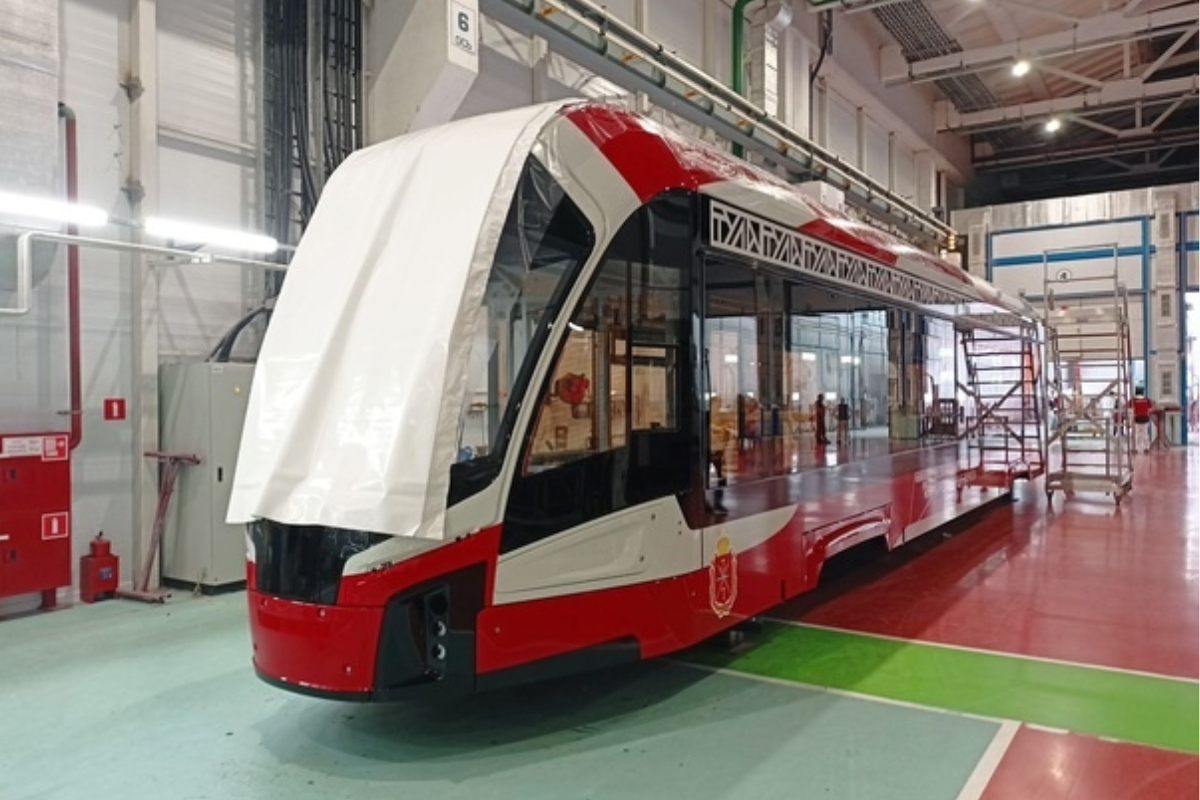 Тверской завод показал, как собирает трамваи «Львенок» для Тулы