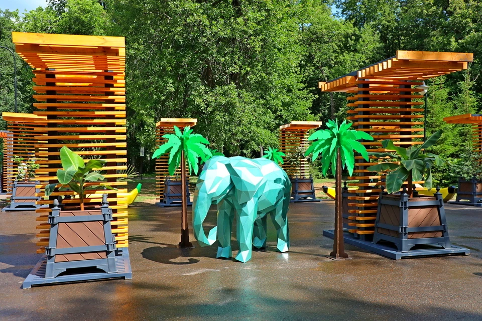 В Уфе в Парке Лесоводов презентовали «Аллею Лимонария» напротив вольеров с животными