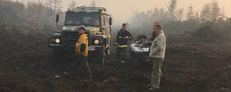 К борьбе с пожарами вблизи Магадана присоединились туристы и «Александр Солженицын»
