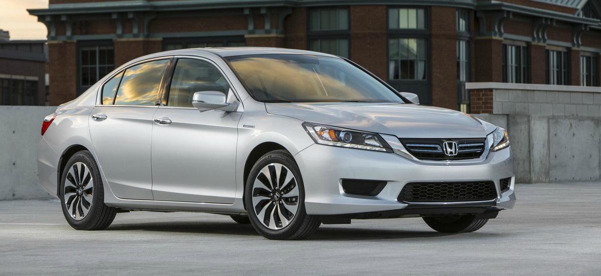 Honda презентовала седан Accord 10-го поколения