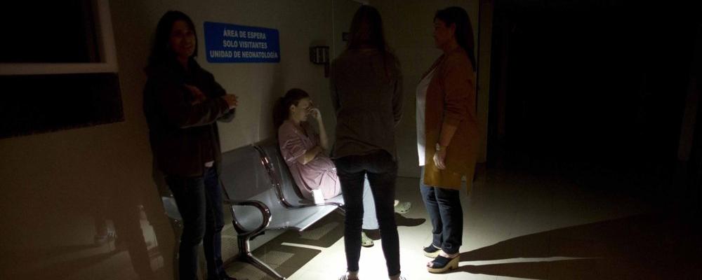 21 человек скончался в больницах Венесуэлы, оставшихся без света