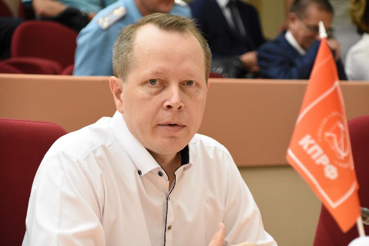 Депутат от КПРФ обрушился с критикой на руководство Саратова