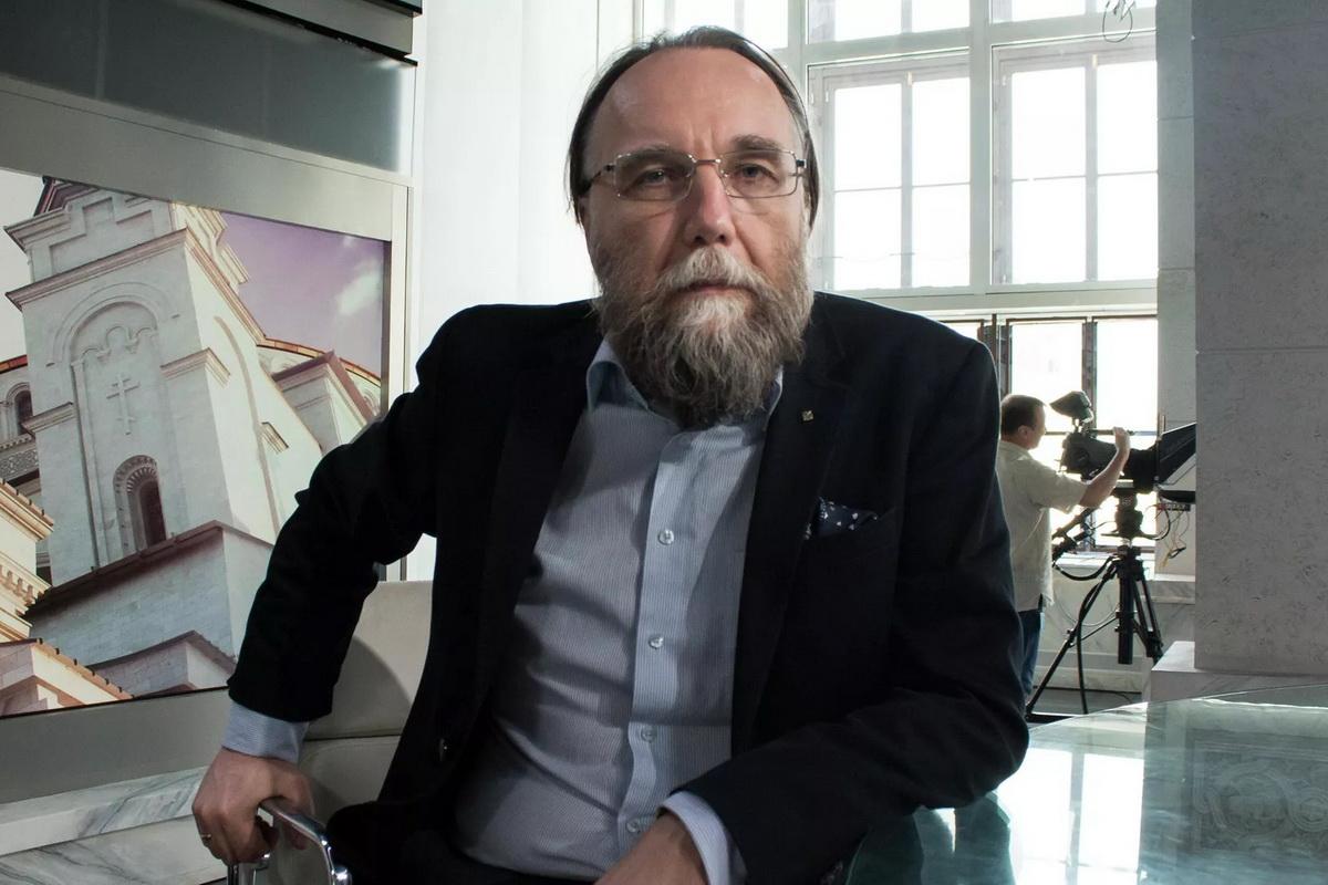 Закат «коллективного Запада» начался на Востоке. Дугин «предсказал» будущее с помощью «правого поворота» в Японии