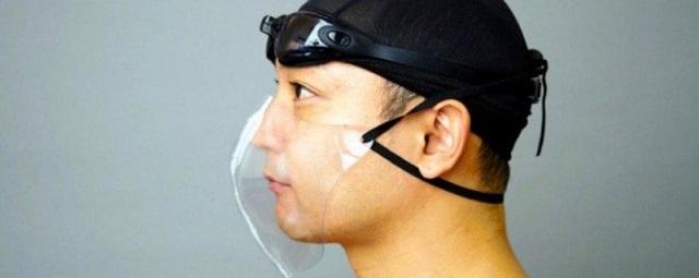 В Японии изобрели защитные маски от коронавируса для бассейна