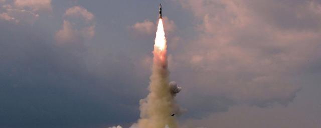 Северная Корея запустила ракету в южном направлении