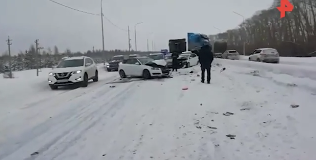 Крупная массовая авария произошла между Челябинском и Екатеринбургом