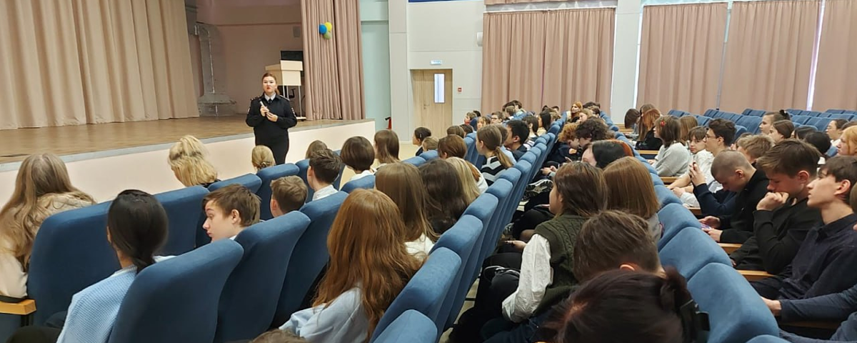 В Красногорске для школьников провели лекцию о безопасности на железной дороге