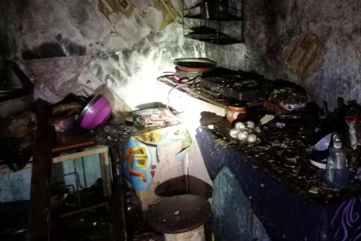 В Приамурье при пожаре в доме погибла 11-летняя девочка-подросток, ее бабушка госпитализирована