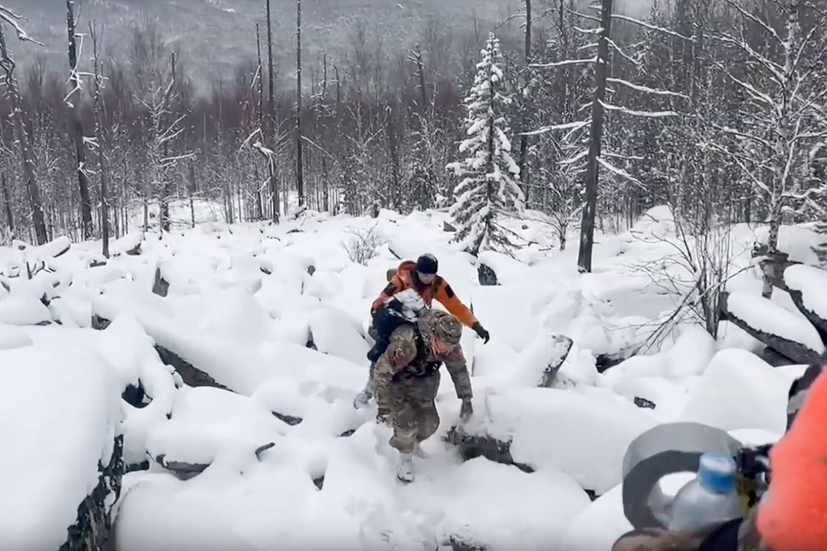 Поисковики заявили, что шансы найти Усольцевых возрастут, когда растает снег