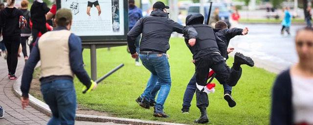 Участников акции протеста у Дворца независимости в Минске разогнали