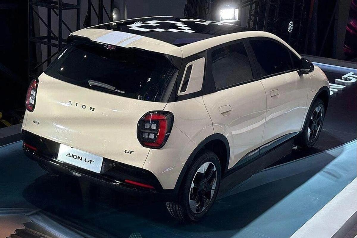 Секретная новинка на «Москвиче»: замечен замаскированный электрохетчбэк Umo 3 — конкурент «китайцам» для частных владельцев