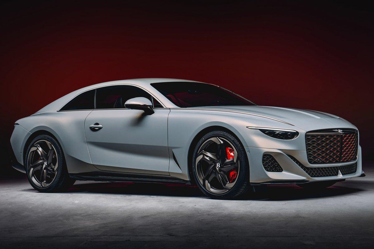 В России в феврале продажи подержанных авто премиум-класса выросли на 33%