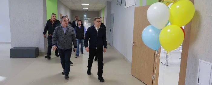 В пригороде Челябинска досрочно открыли новую школу