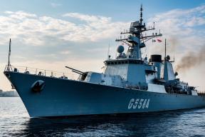 Фрегат «Неустрашимый» провел учения у берегов Британии