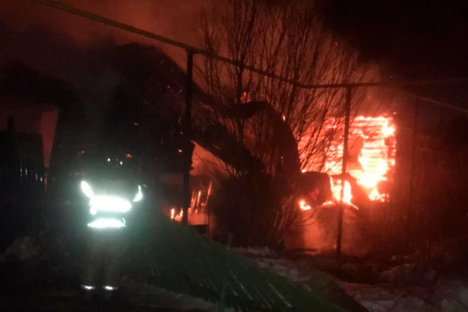 При пожаре в жилом доме в Учалинском районе Башкирии 9 марта погибли два человека