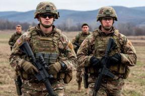 Парламент Румынии дал добро на ввод войск США: оппозиция в ярости