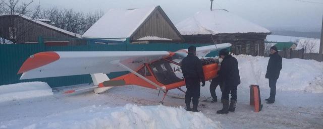 Самолет в Башкирии вынужденно сел из-за попадания птицы в винт