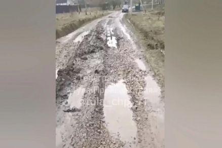 Из-за размытой дороги в деревню в Тульской области не сможет проехать скорая помощь