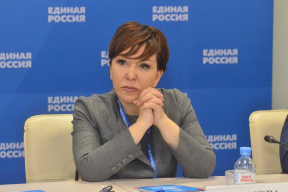 «Мы помогаем донести голос муниципалитетов до федерального уровня»: сопредседатель ВАРМСУ Ирина Гусева приняла участие в форуме «Есть результат!» в Омске