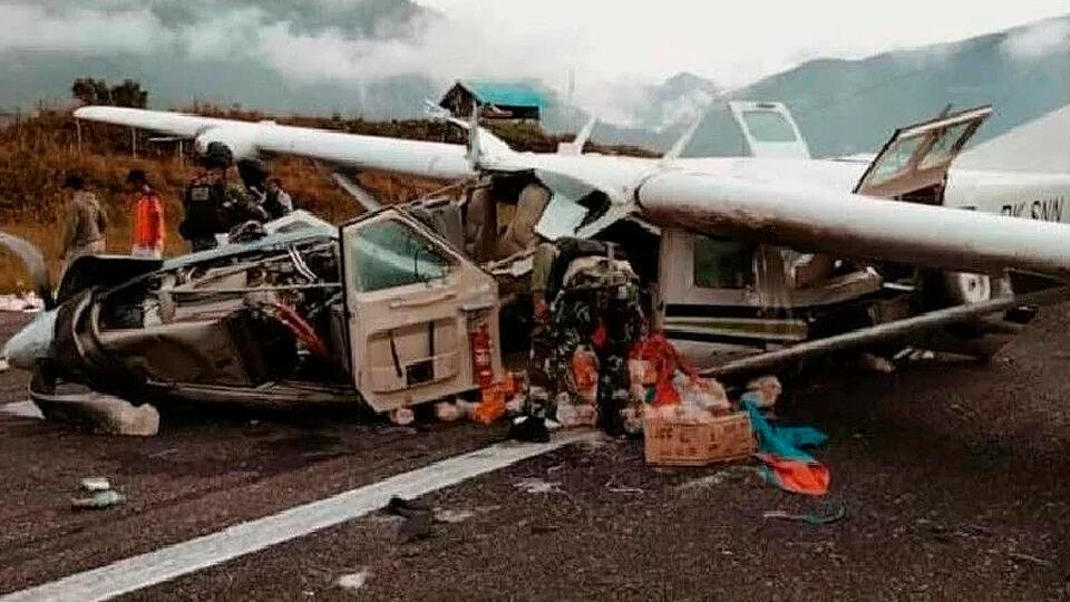 В индонезийской провинции Папуа разбился грузовой самолет