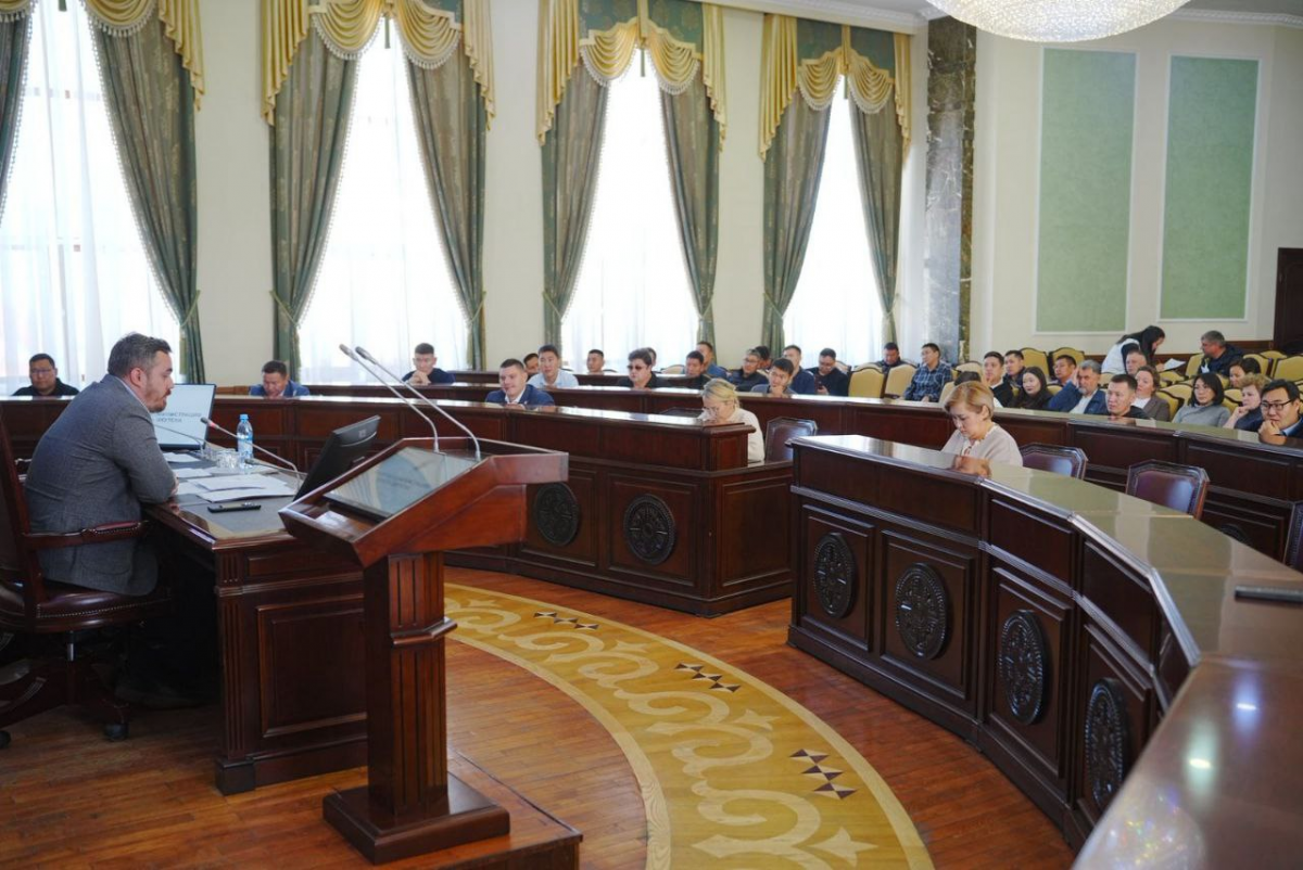 Глава Якутска Евгений Григорьев обсудил с застройщиками ограничения на точечную застройку