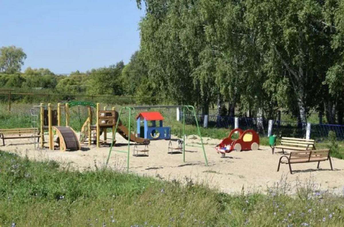 В инсарском селе Кочетовка установили новую детскую площадку стоимостью 780000 рублей
