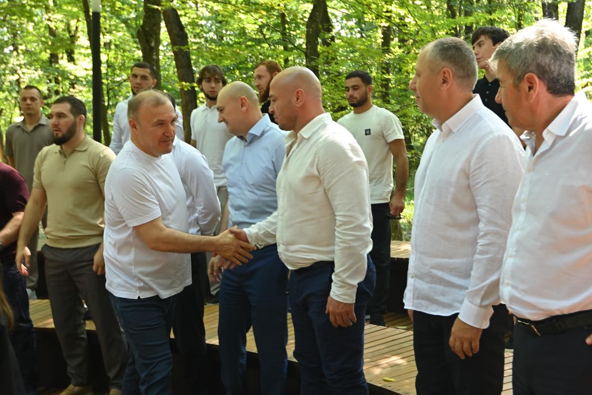 Мурат Кумпилов выразил благодарность спортсменам Адыгеи и их наставникам за выдающиеся достижения в профессиональном спорте
