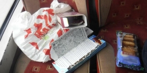 Из Мурманской области в Норвегию женщина везла сигареты, замаскированные под пирожные