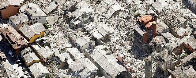 В Италии в связи землетрясением введен режим ЧС
