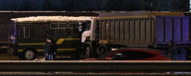 На юго-востоке Москвы произошло ДТП с пятью автомобилями