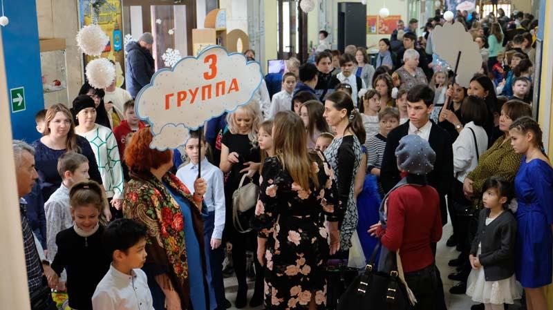 В Астрахани уволили директора центра, допустившую нехватку новогодних подарков для детей