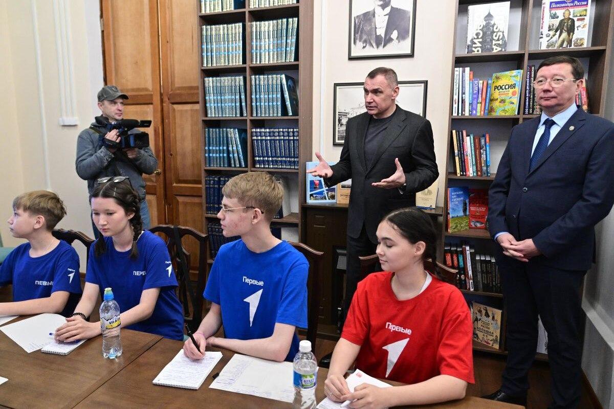 Глава Марий Эл Юрий Зайцев рассказал о ремонте Козьмодемьянской библиотеки